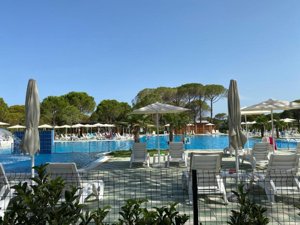Grandstay Villa Perla Resort Durrës Exteriör bild