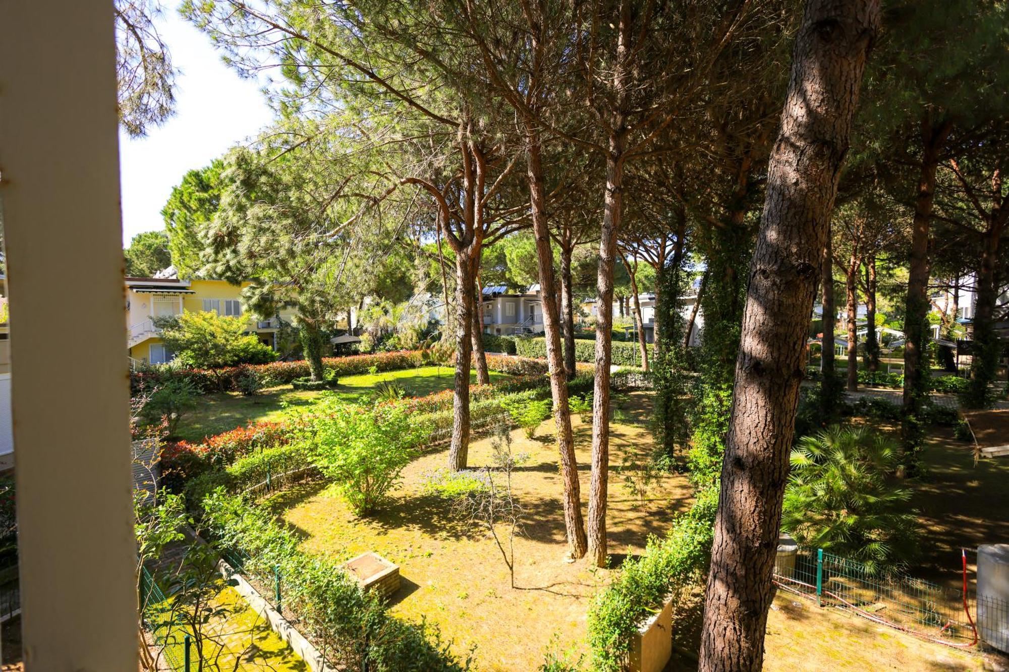 Grandstay Villa Perla Resort Durrës Exteriör bild