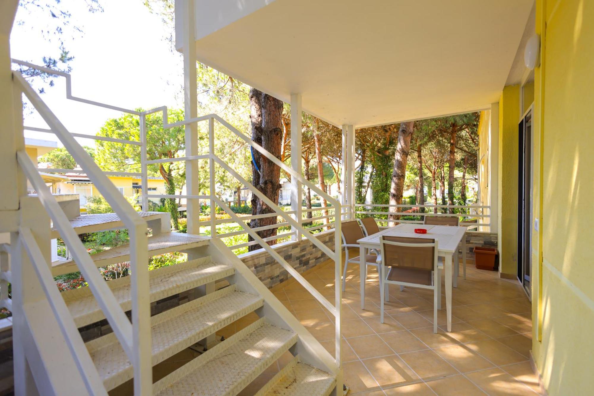 Grandstay Villa Perla Resort Durrës Exteriör bild