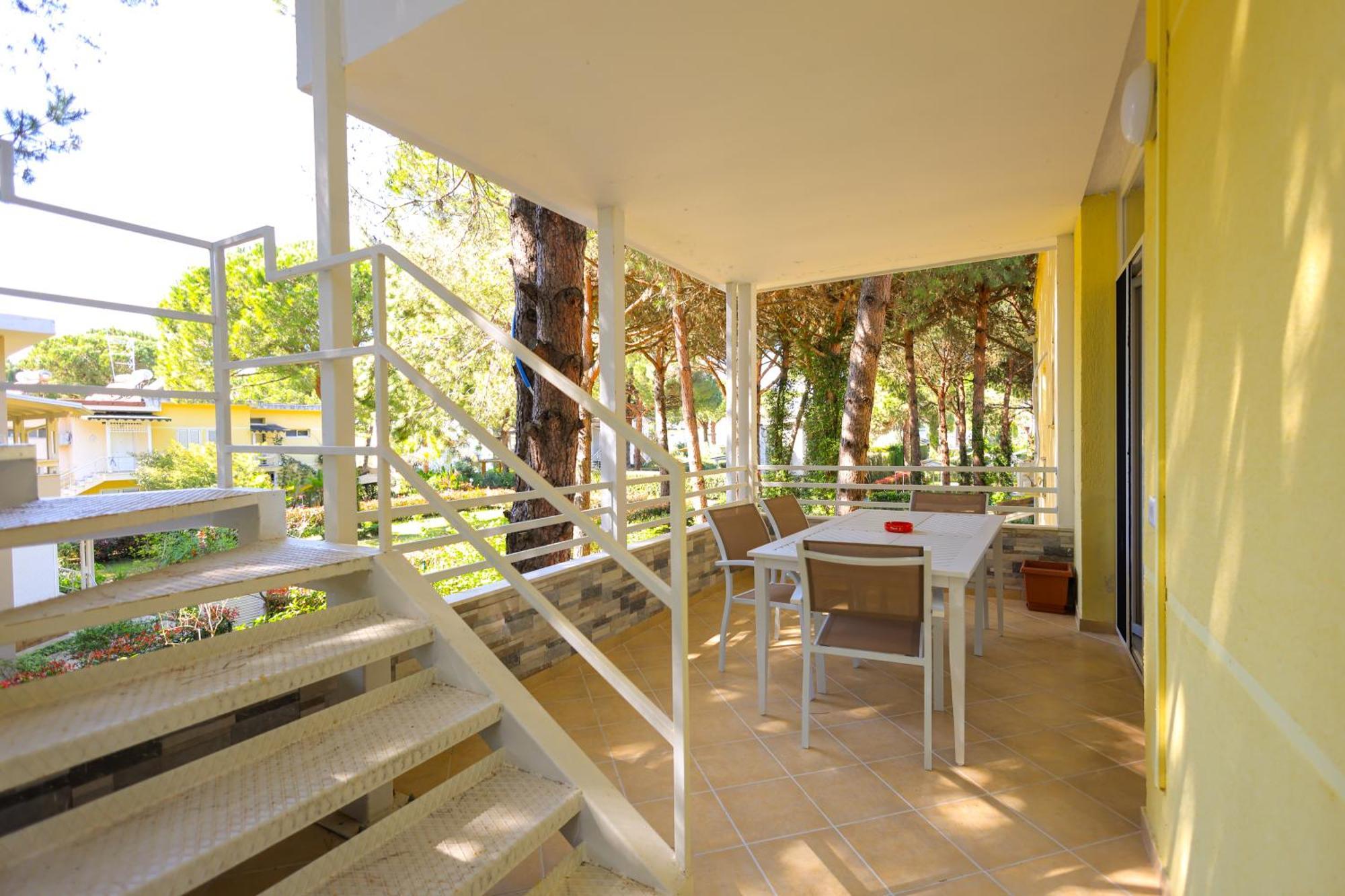 Grandstay Villa Perla Resort Durrës Exteriör bild
