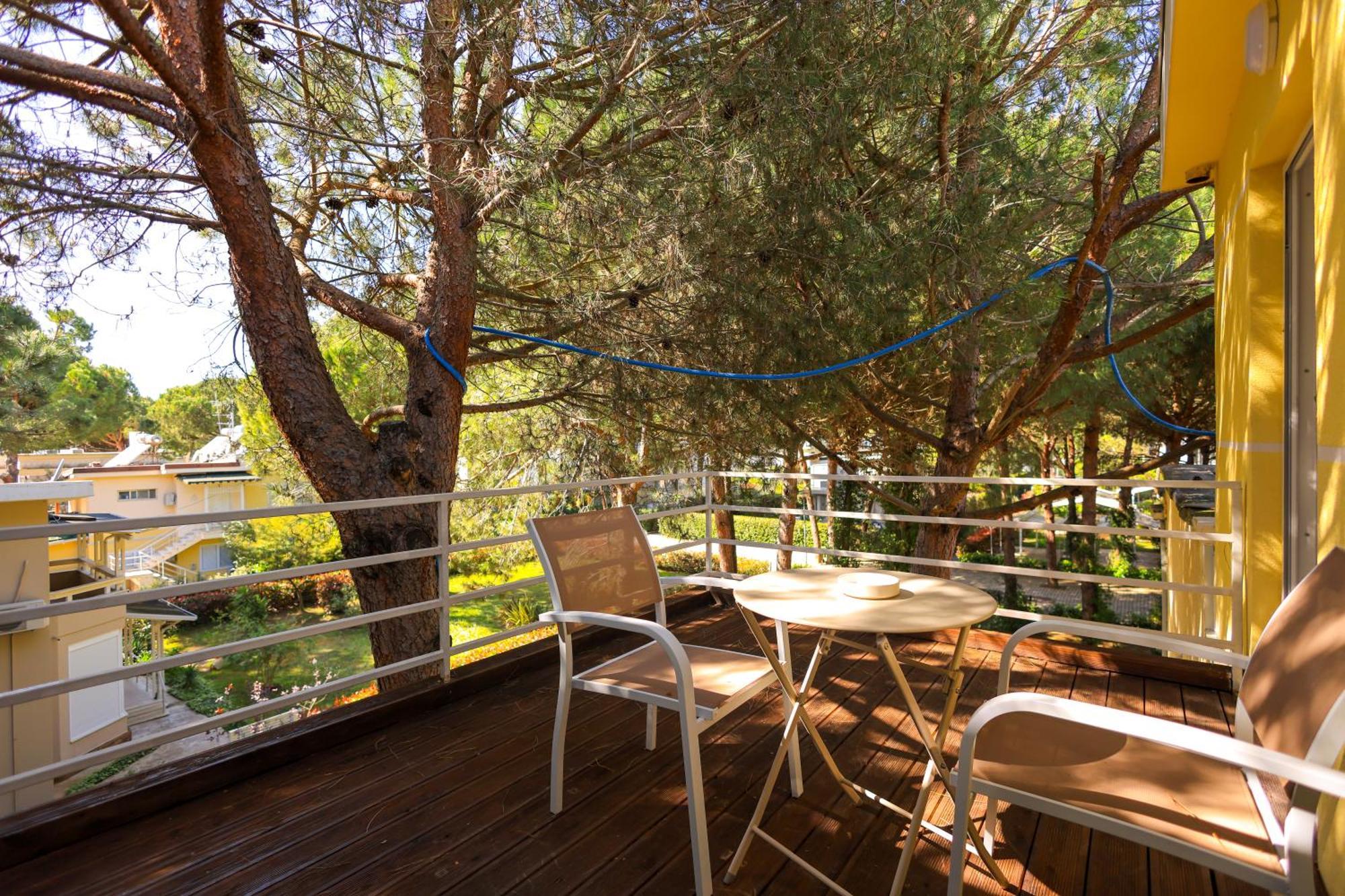 Grandstay Villa Perla Resort Durrës Exteriör bild