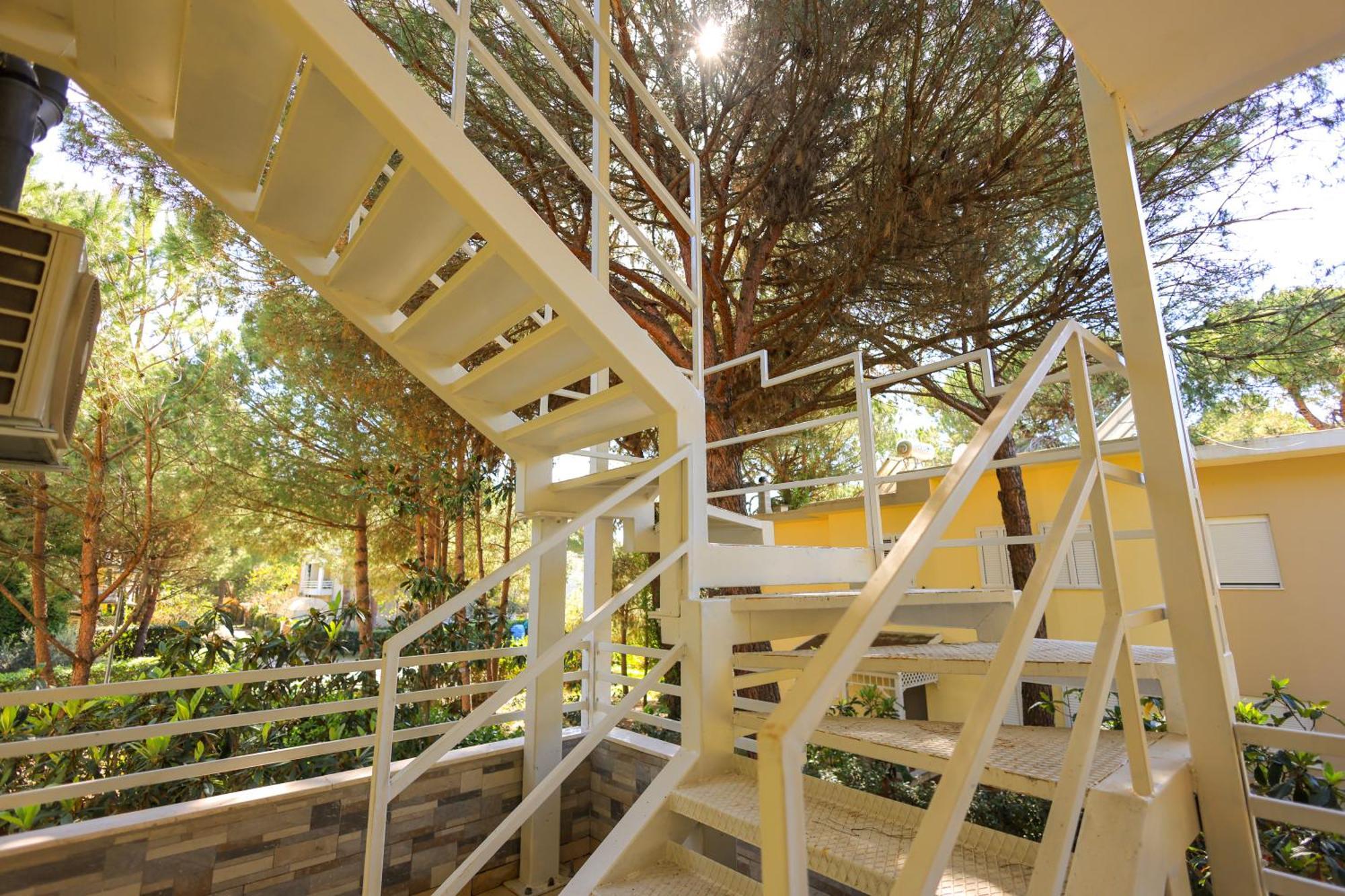 Grandstay Villa Perla Resort Durrës Exteriör bild